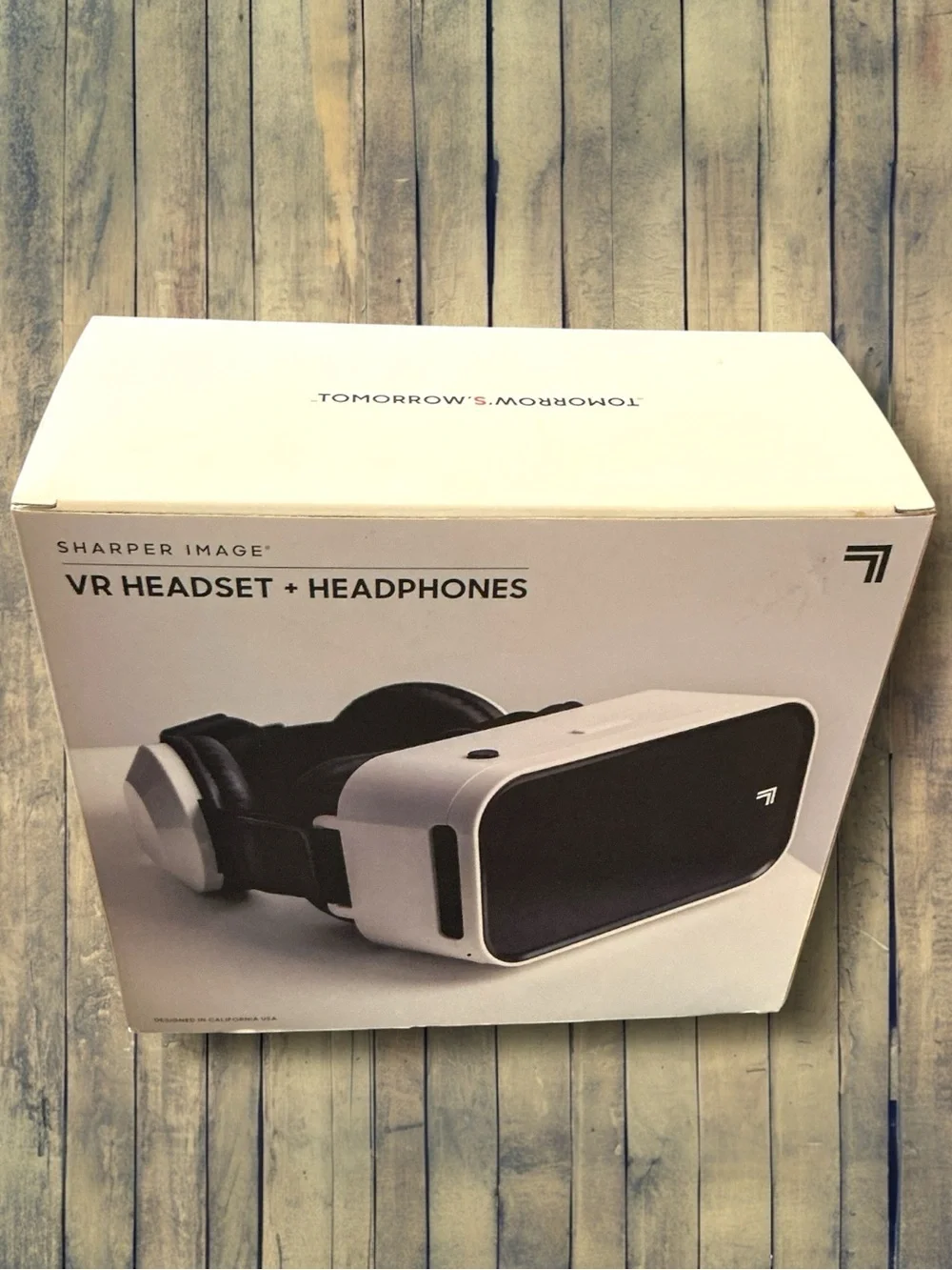 🌼Sharper Image White and Black VR Headset with Built-In Headphones
